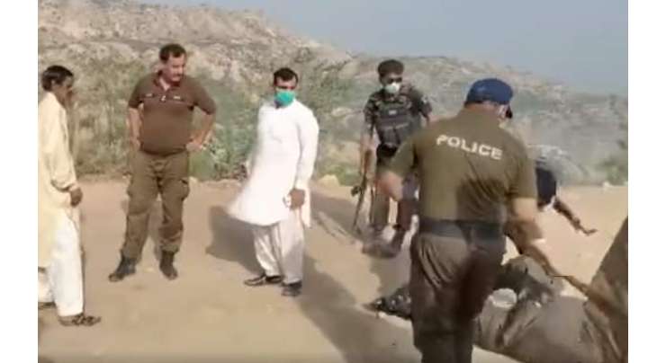 ڈیوٹی کے دوران اچانک ہارٹ اٹیک، خوشاب کے سینئر پولیس آفیسر وفات پاگئے، آخری لمحات کی ویڈیو سامنے آگئی