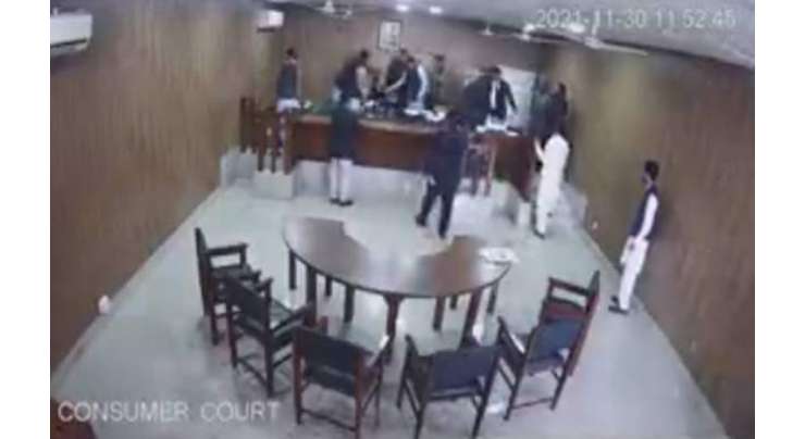 منڈی بہائو الدین، وکلا کا سیشن جج پر تشدد،گالم گلوچ ، مقدمہ درج