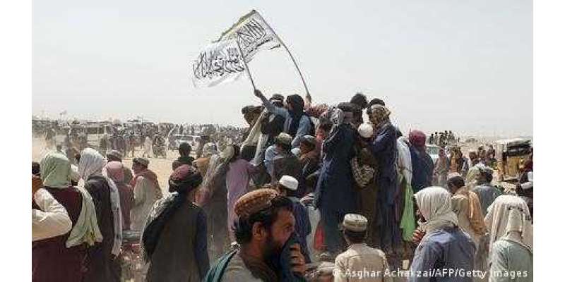 حکومت خاموش مگر بعض اکستانی مذہبی حلقے طالبان کے جھنڈوں کے ساتھ