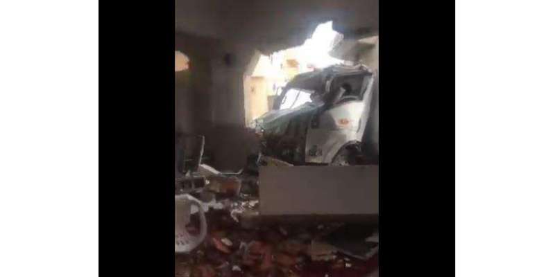جدہ میں تیز رفتارگاڑی مسجد کی دیوار سے ٹکرا گئی‘ 5 افراد زخمی‘ ویڈیو ..