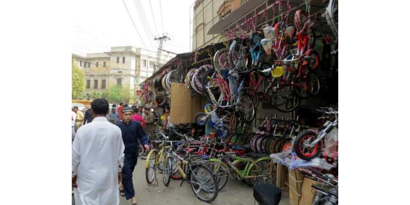 پیٹرولیم مصنوعات کی قیمتوں میں اضافے کے بعد شہریوں نے سائیکل مارکیٹ ..