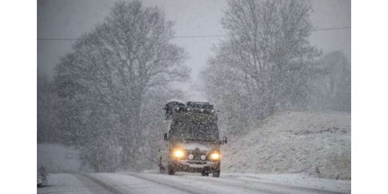 برطانیہ میں شدید برفباری اور طوفانی ہوائوں کے 5 روز بعد بھی 30 ہزار گھر ..