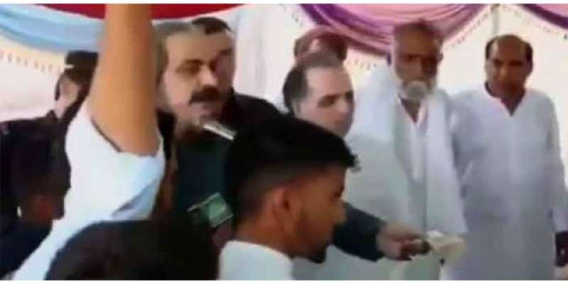 آزاد کشمیر الیکشن : انتخابی مہم میں پیسے بانٹنے پر علی امین گنڈاپور ..