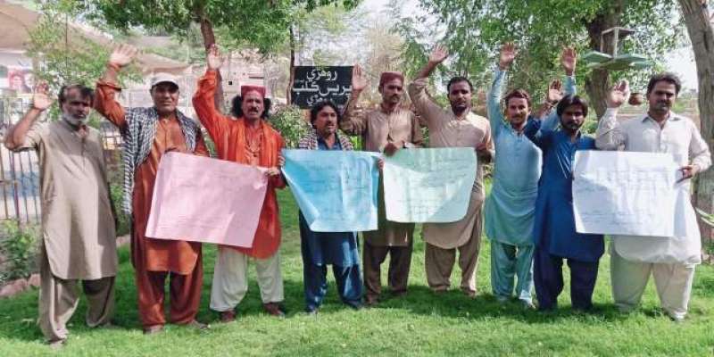 شمن میرالی کے بھانجے کے قتل کے خلاف روہڑی میں گلوکاروں کا احتجاجی مظاہرہ