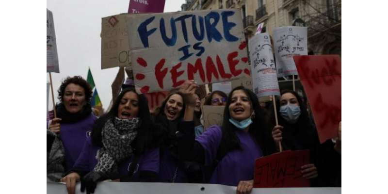 خواتین پر تشدد کے خلاف مختلف ممالک میں ہزاروں افراد کا احتجاج