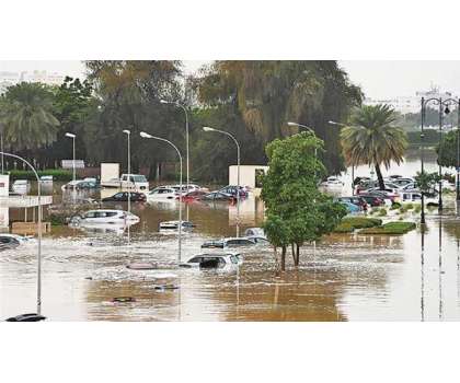 عمان ایک بار پھر طوفانی بارشوں کے بعد سیلاب کی زد میں آگیا 