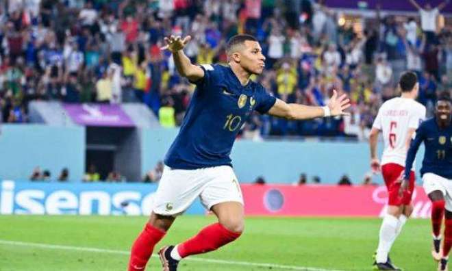 فیفا ورلڈ کپ: دفاعی چیمپئن فرانس پری کوارٹر فائنل میں پہنچنے والی پہلی ٹیم