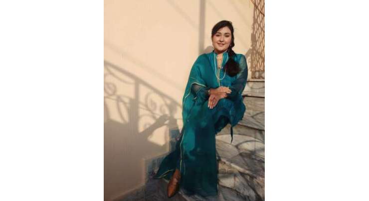 والدہ کی سپورٹ نہ ملتی تو کبھی بھی کامیاب گلوکارہ نہیں بن سکتی تھی‘ سارہ رضا خان
