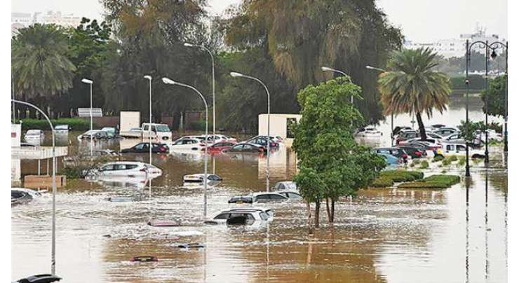 عمان ایک بار پھر طوفانی بارشوں کے بعد سیلاب کی زد میں آگیا