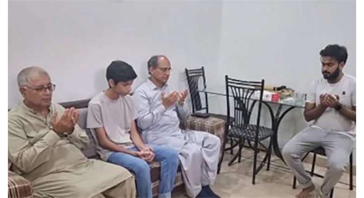 سعید غنی کرکٹ کھیلنے کے دوران انتقال کرجانیوالے کھلاڑی کے گھر پہنچ گئے