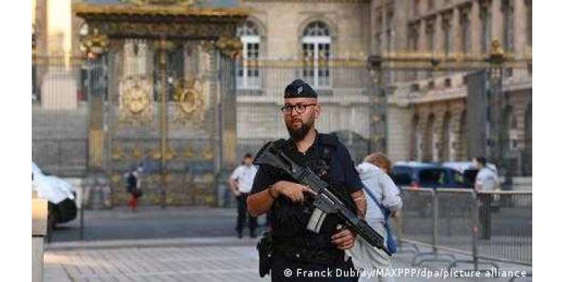 پیرس دہشت گردانہ حملے: واحد زندہ حملہ آور کو عمر قید کی سزا