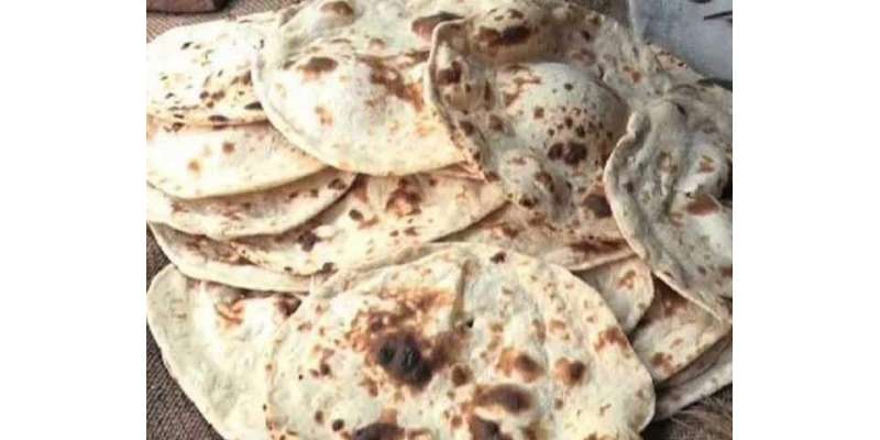 ملتان: تندور مالکان نمایاں مقامات پر 100 گرام روٹی کی قیمت 15 روپے آویزاں ..