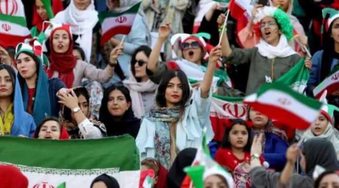 ایرانی خواتین کو سٹیڈیم میں فٹبال میچز دیکھنے کی اجازت مل گئی