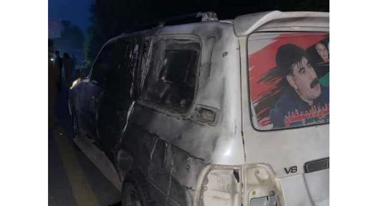 باجوڑ میں پی پی رہنما اخونزادہ چٹان کی گاڑی کے قریب دھماکہ