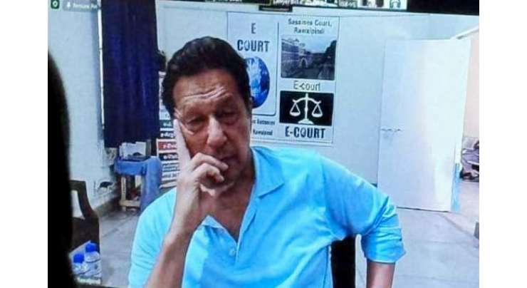 عمران خان کی ویڈیو لنک کے ذریعے سکرین سے لی جانی والی تصویر پر عدالتی عملے اور اہلکاروں سے پولیس کی پوچھ گچھ