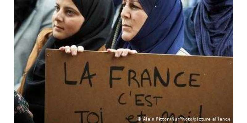 فرانس: حجاب کے تنازعے پر طالبہ کے خلاف مقدمہ چلانے کا فیصلہ