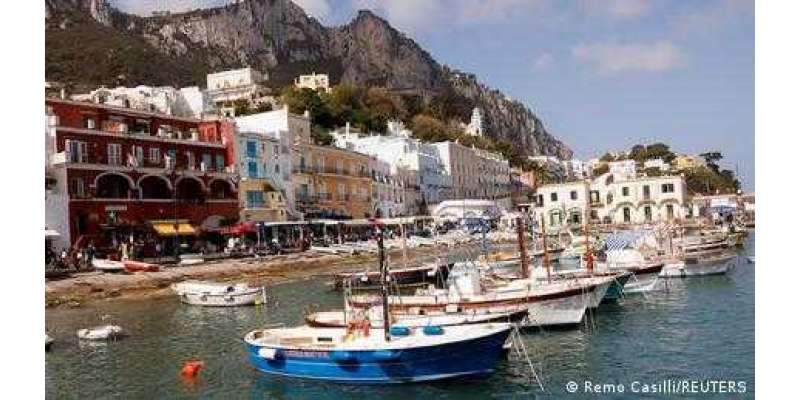 سیاحوں کے اطالوی جزیرے کیپری جانے پر عائد پابندی ختم