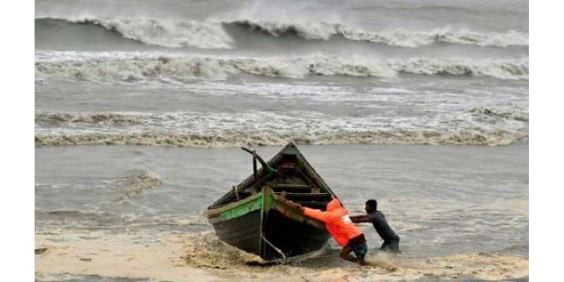 خلیج بنگال میں بننے والا طوفان ریمل بھارت سے ٹکرا گیا