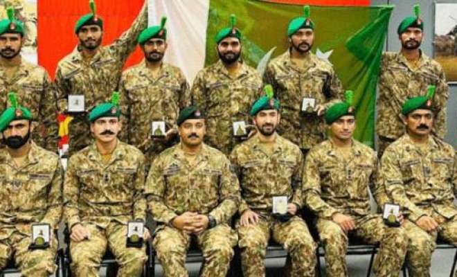 پاک آرمی کی ٹیم نے برطانیہ میں منعقدہ کیمبرین پیٹرول مشق 2025 میں گولڈ میڈل حاصل کرلیا