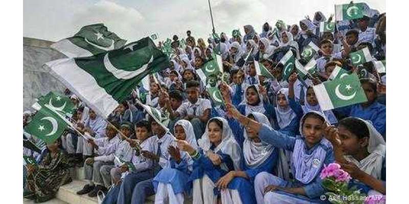 پاکستان میں تعلیم: بنیادی حق سے زیادہ ایک مہنگی مراعت