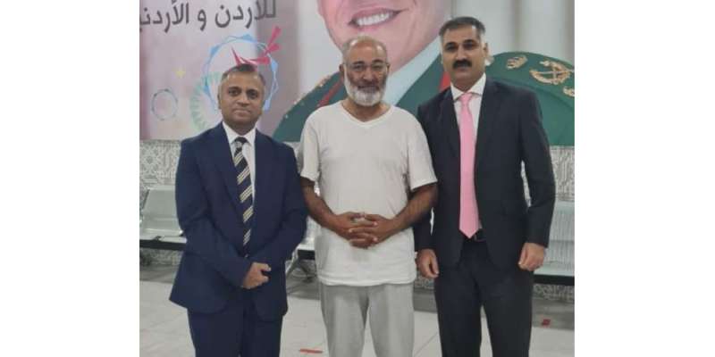سابق سینیٹر مشتاق احمد کو رہا کر دیا گیا، وزیرخارجہ نے تصویر شیئر کردی