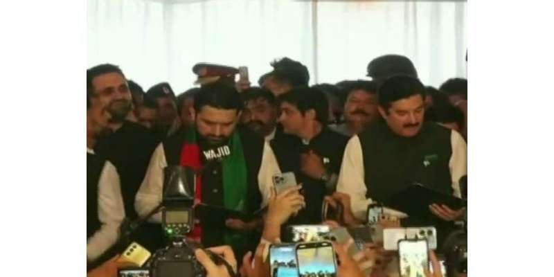 سہیل آفریدی نے وزیراعلیٰ خیبرپختونخواہ کے عہدے کا حلف اٹھالیا