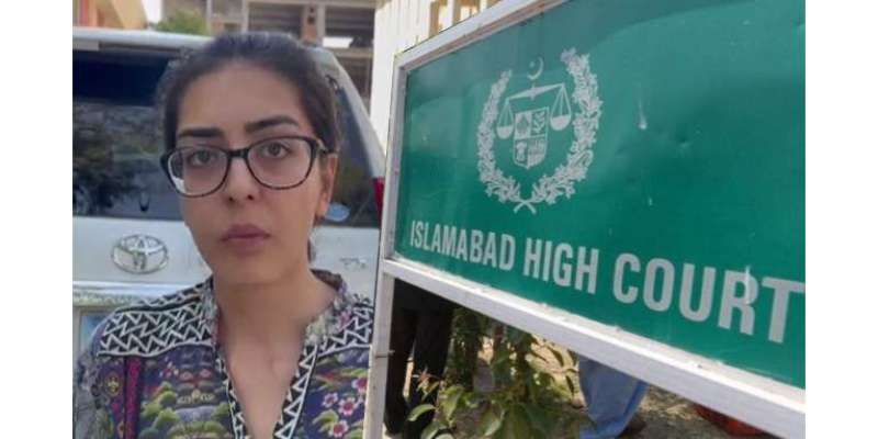 ’آپ کو اپنا منہ بند رکھنا چاہیئے اگر کسی دن میں نے پکڑلیا ناں‘