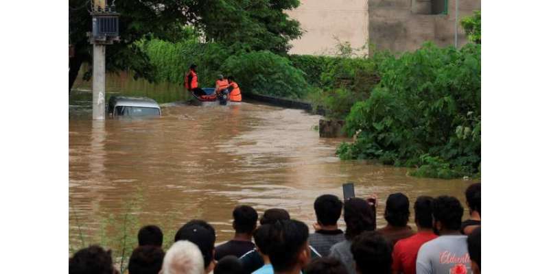 پنجاب میں سیلاب نے تباہی مچادی، لاکھوں افراد کی نقل مکانی، لاہور میں ..