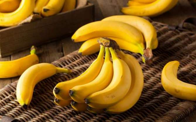 Banana - Har Mosaam Main Khaya Jane Wala Mufeed Phaal