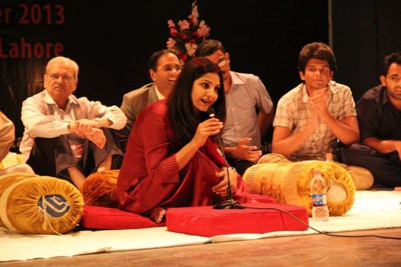 Shazia Naureen Reciting Her Poetry