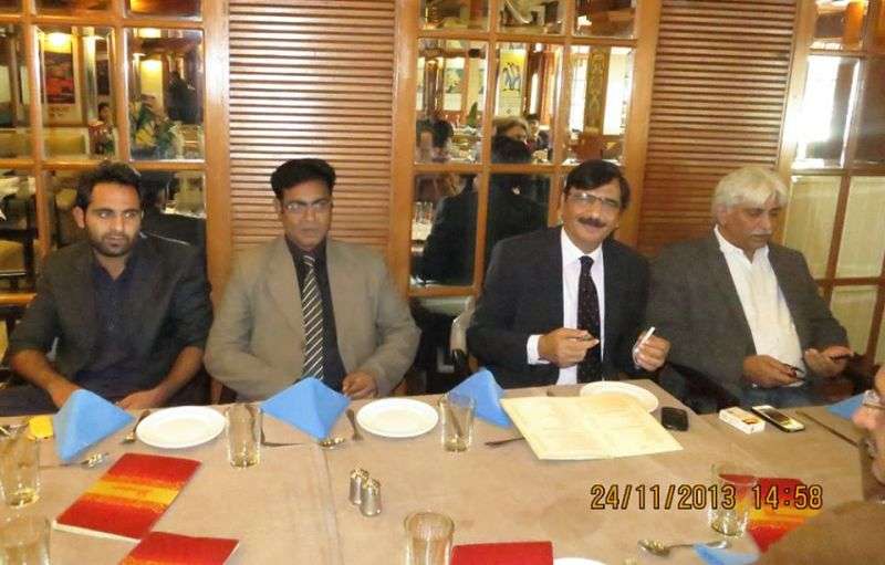 Shoaib Bin Aziz And Tehzeeb Haafi In A Group Photo In Sheezan Hotel