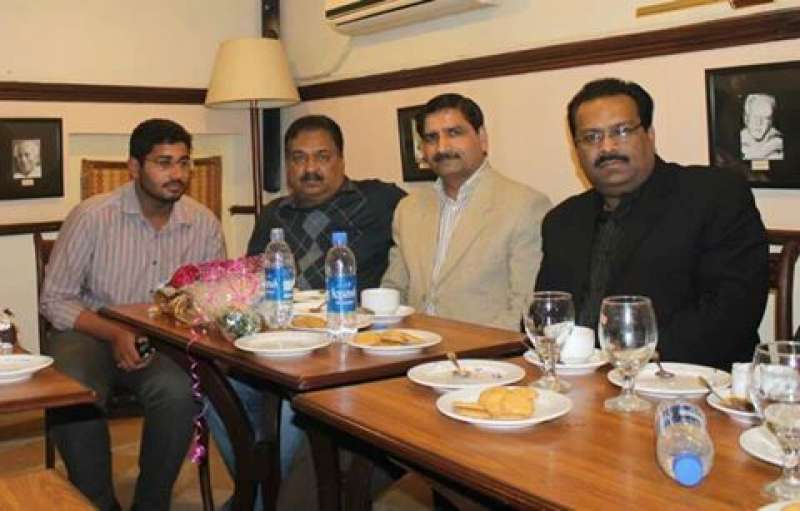 A Group Photo In Halqa E Arbab E Zauq Pak Tea House