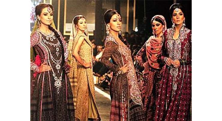 Saal 2012 Fashion Industry K LIye Acha Raha