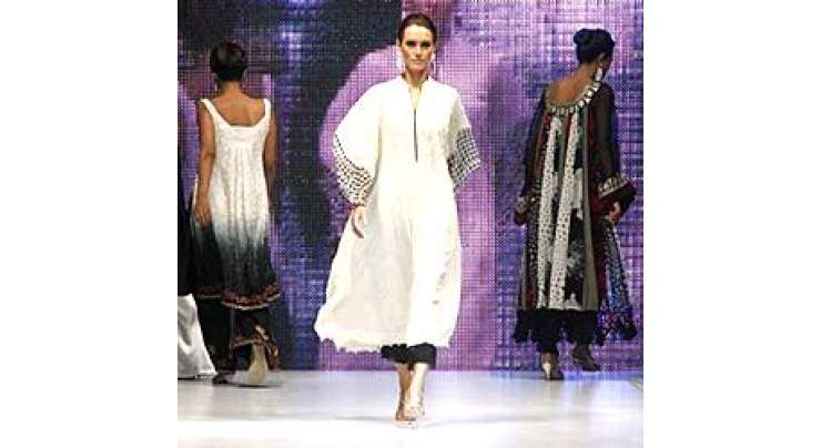 Pakistan Main Fashion Industry Taraqi Kar Rahi Hai