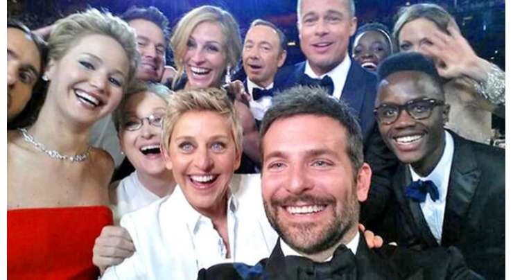 Ellens Oscar Selfie Breaks Records