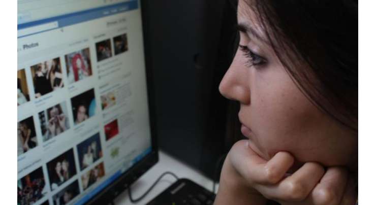 Heavy Facebook Use Makes Some People Jealous And Depressed