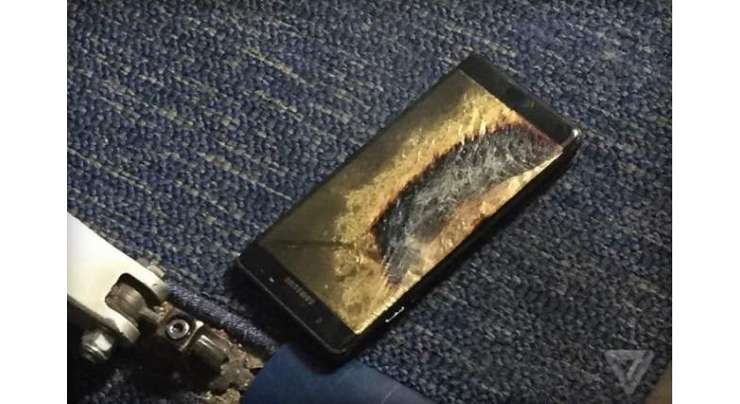 Replacement Samsung Galaxy Note 7 Phone Catches Fire