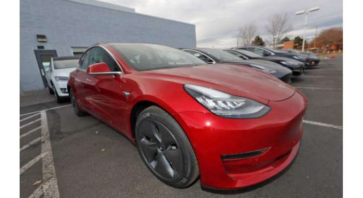 Tesla Cars Will Soon Talk To Pedestrians
