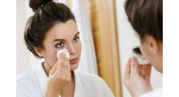 Chemical Makeup Remover Ki Jagah Qudrati Remover Istemal Kijiye